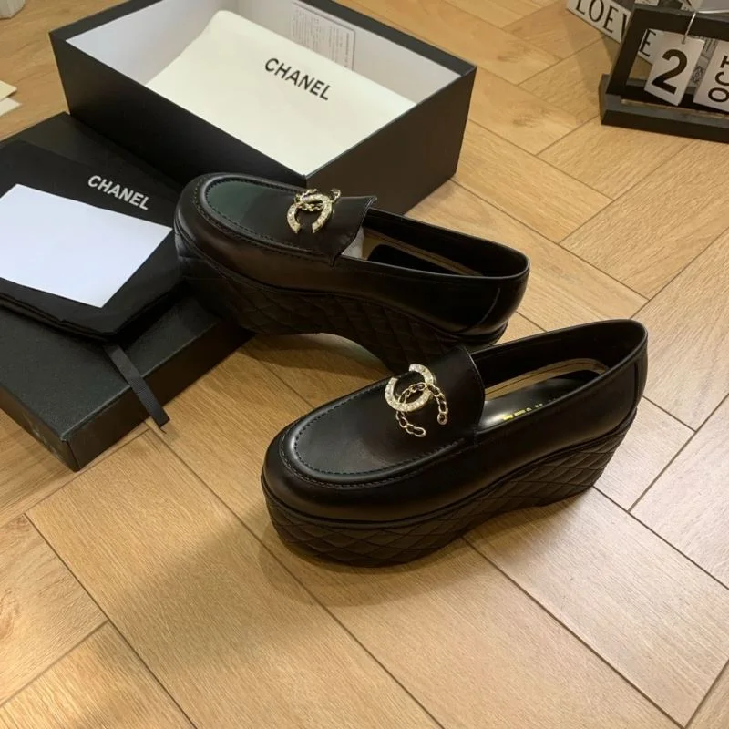 WaterResistant Chanel Low Shoes 19277