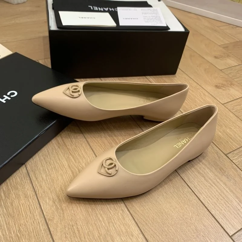 Seasonal Chanel Low Shoes 19274