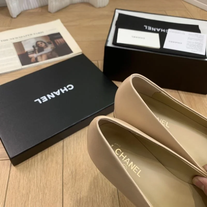 Seasonal Chanel Low Shoes 19274
