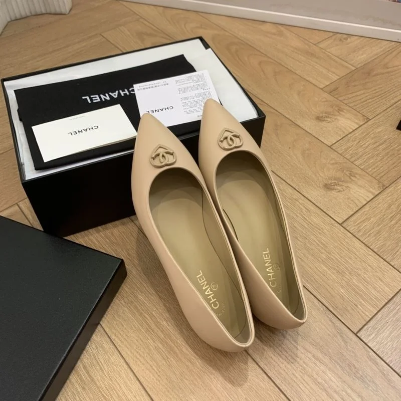 Seasonal Chanel Low Shoes 19274