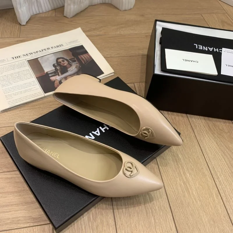 Seasonal Chanel Low Shoes 19274