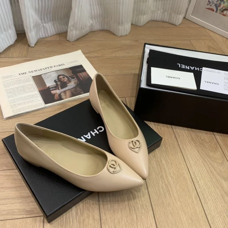 Seasonal Chanel Low Shoes 19274