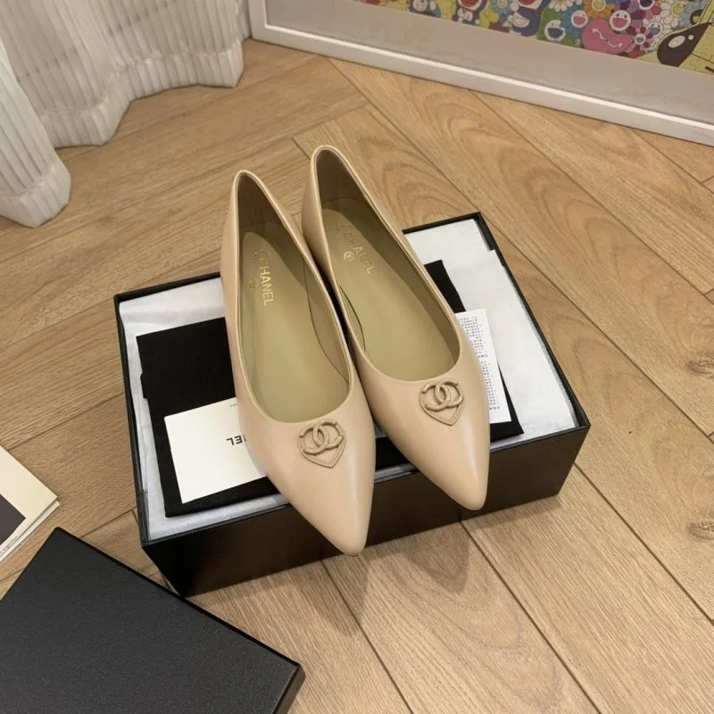 Seasonal Chanel Low Shoes 19274