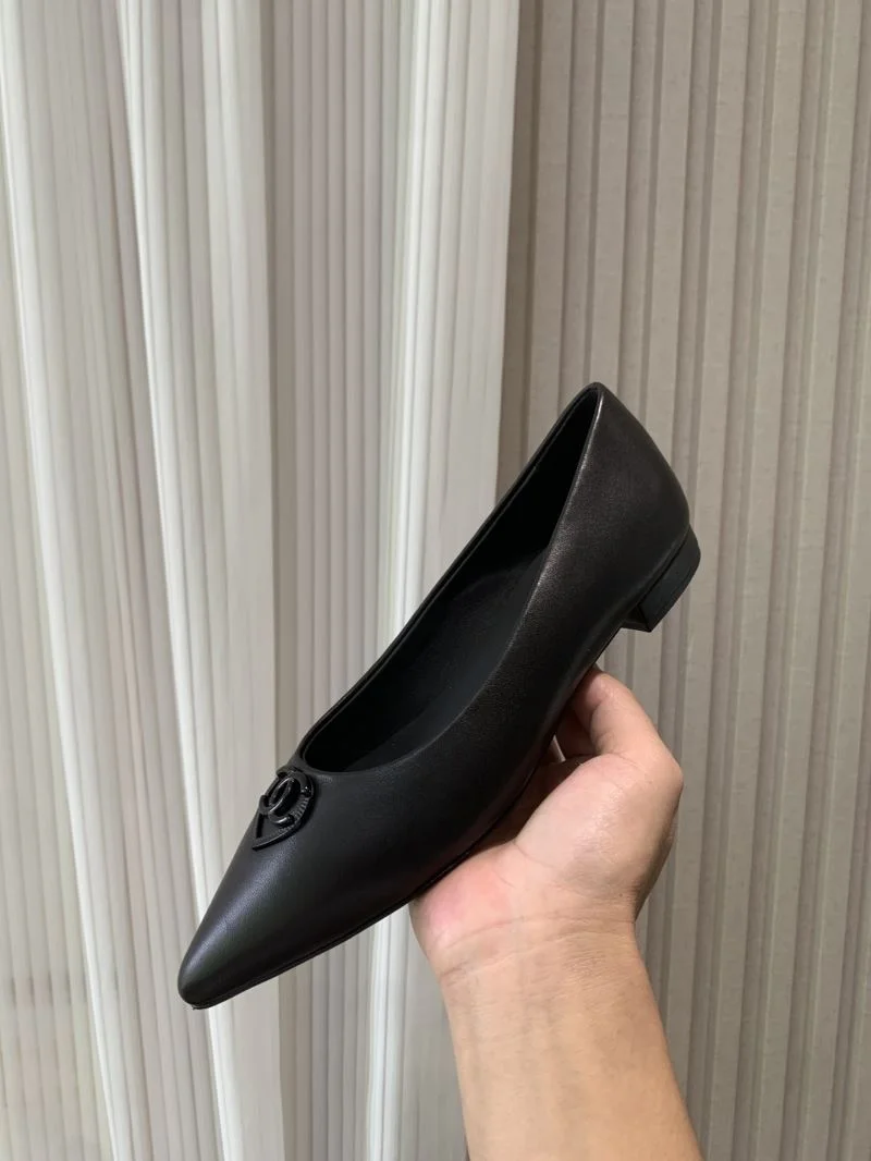 Original Chanel Low Shoes 19270