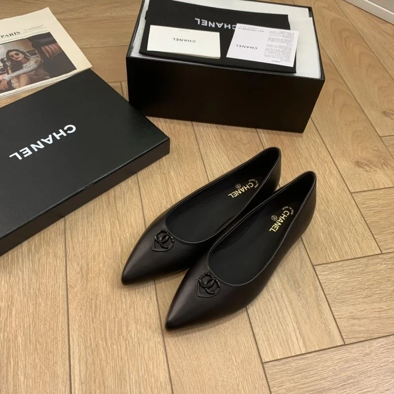 Original Chanel Low Shoes 19270