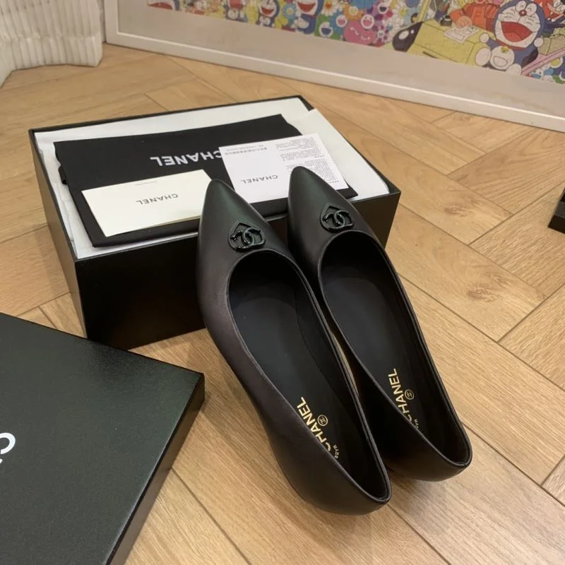 Original Chanel Low Shoes 19270