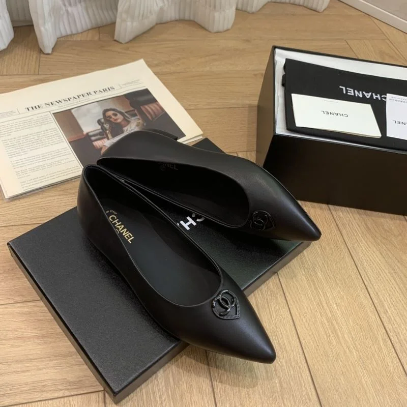 Original Chanel Low Shoes 19270