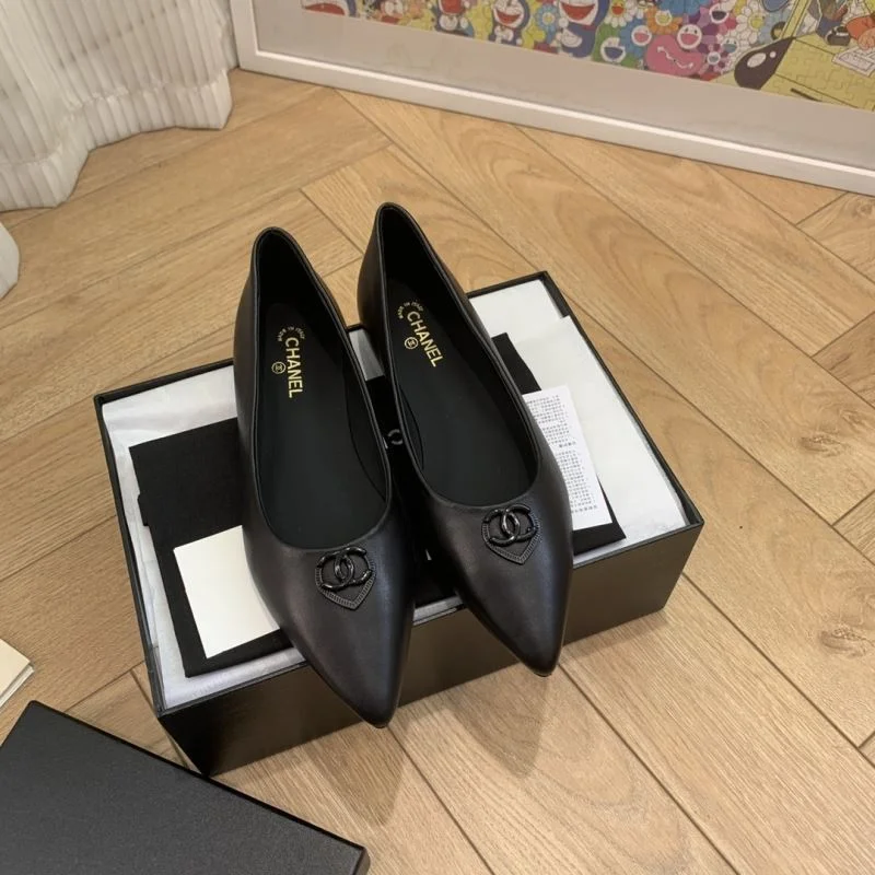 Original Chanel Low Shoes 19270