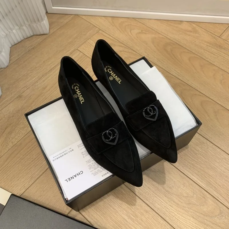 Chanel Low Shoes GoodFit 19271