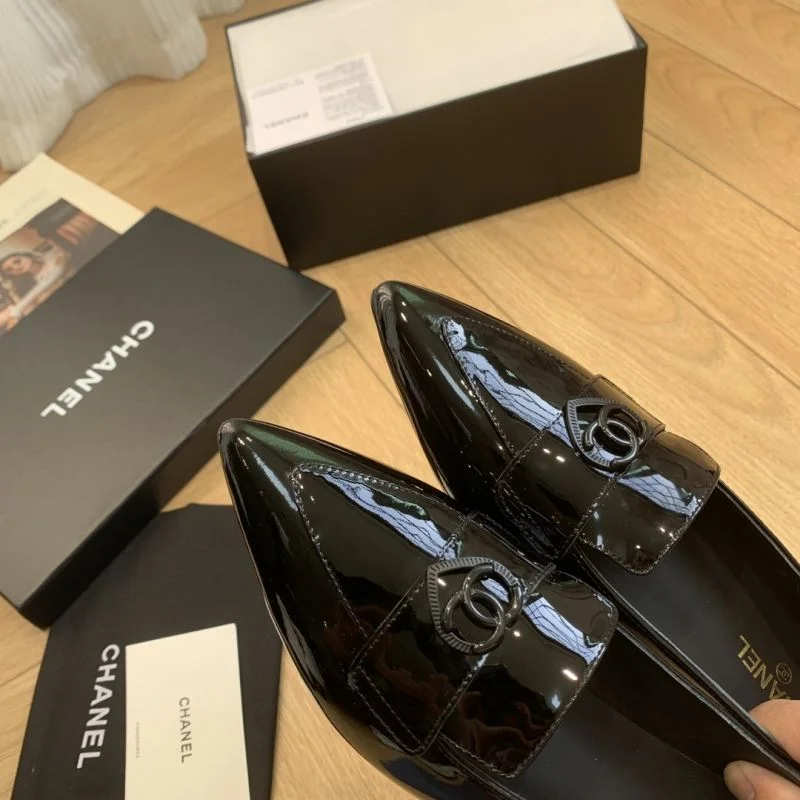 Chanel Low Shoes GoodFit 19271