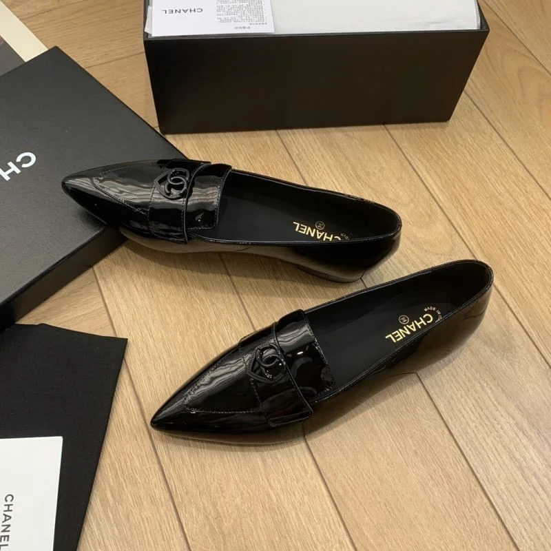 Chanel Low Shoes GoodFit 19271