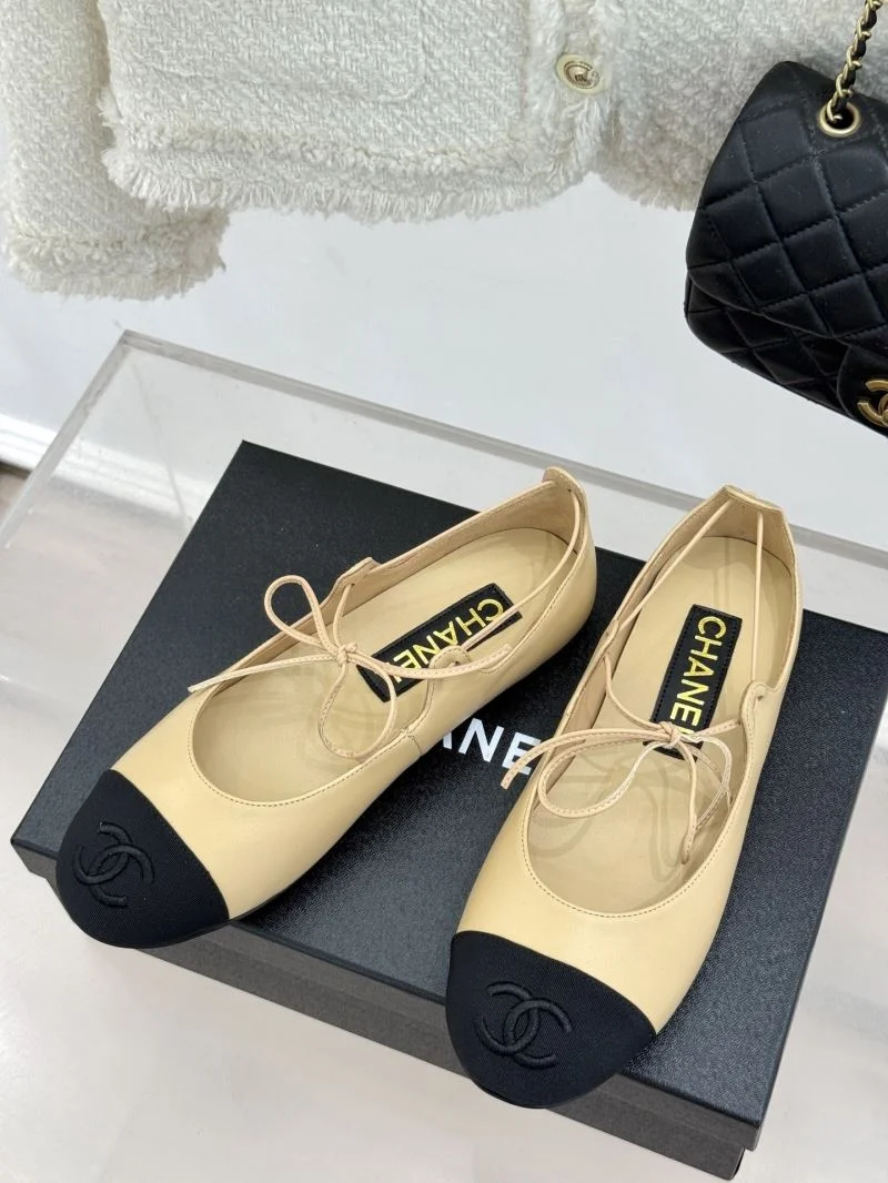 Contemporary Chanel Low Shoes 19281