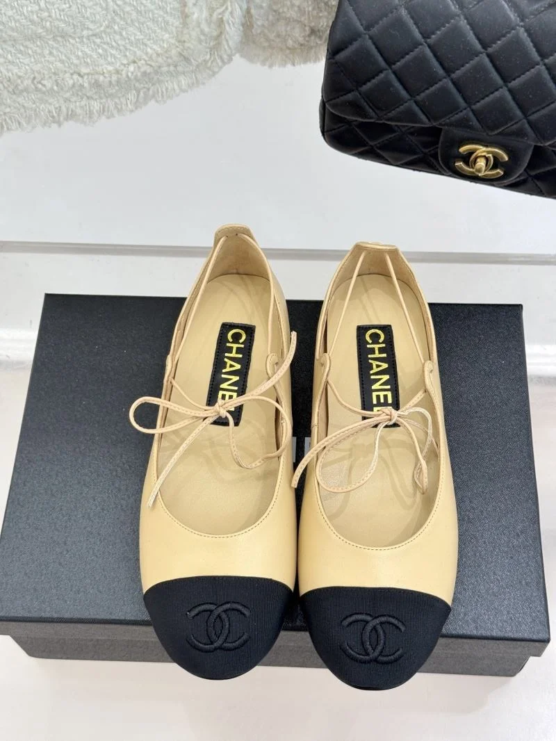 Contemporary Chanel Low Shoes 19281