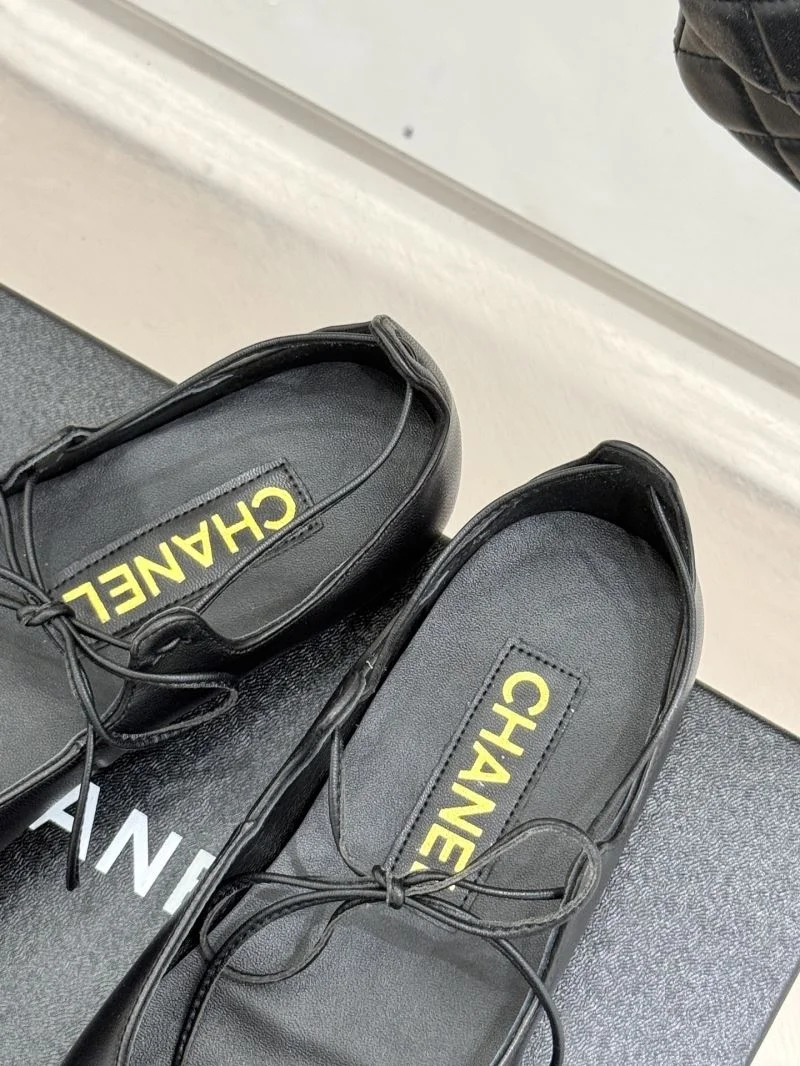 Chanel Low Shoes StreetReady 19280