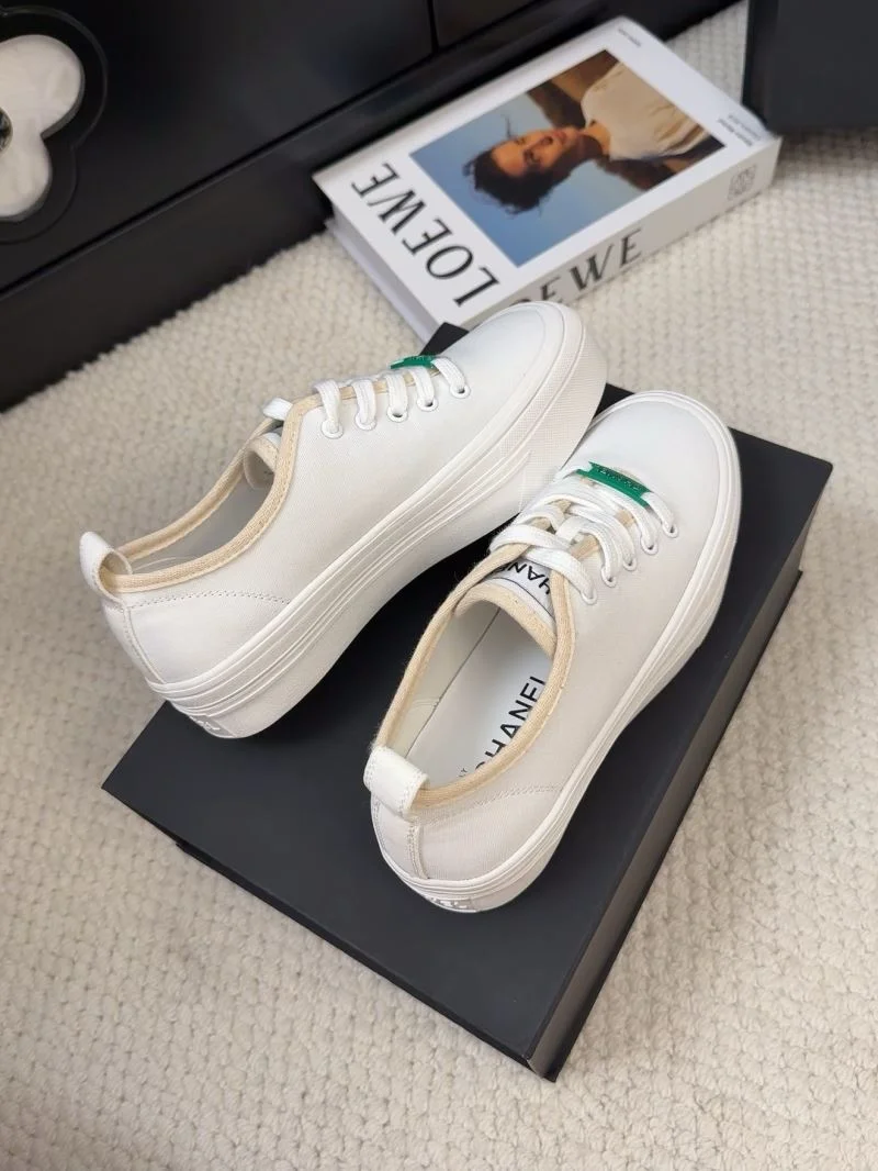 Chic Chanel Low Shoes 19273