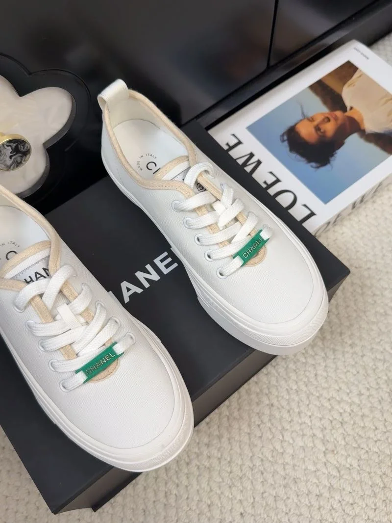 Chic Chanel Low Shoes 19273