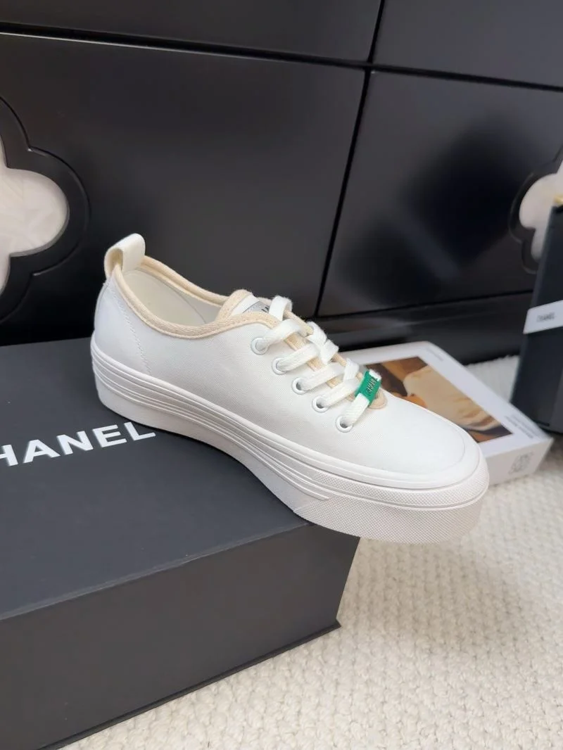 Chic Chanel Low Shoes 19273