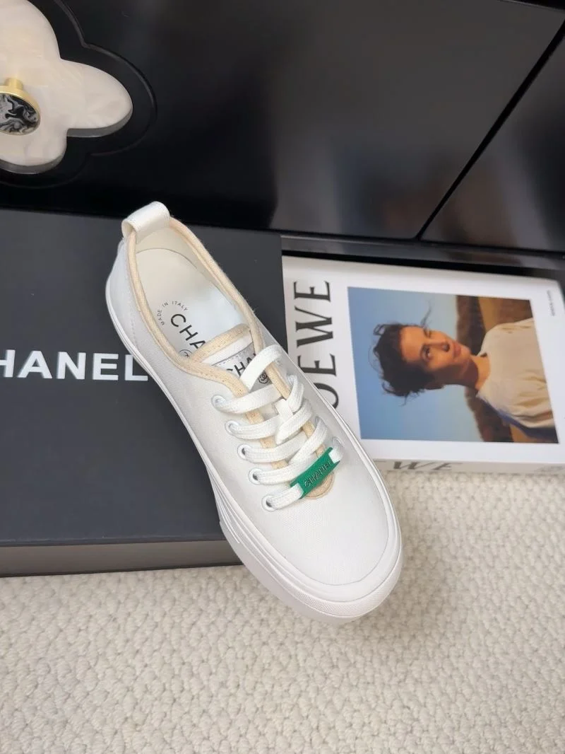 Chic Chanel Low Shoes 19273