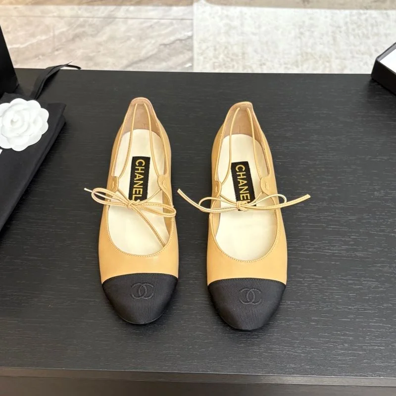 Chanel Low Shoes Lightweight 19262