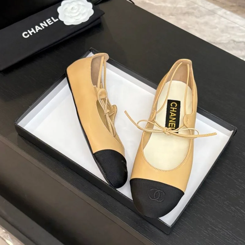 Chanel Low Shoes Lightweight 19262