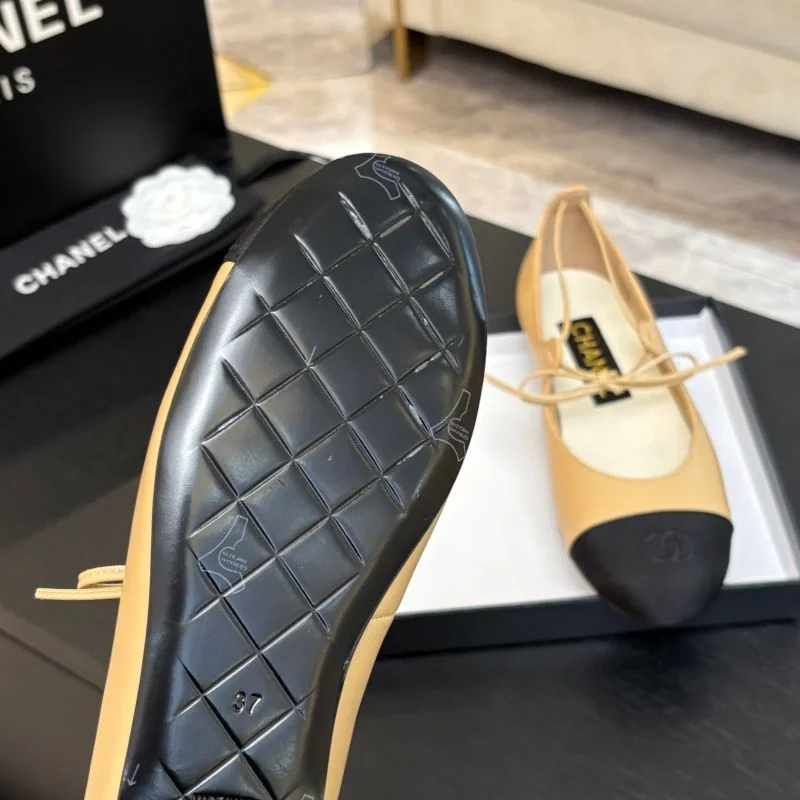 Chanel Low Shoes Lightweight 19262