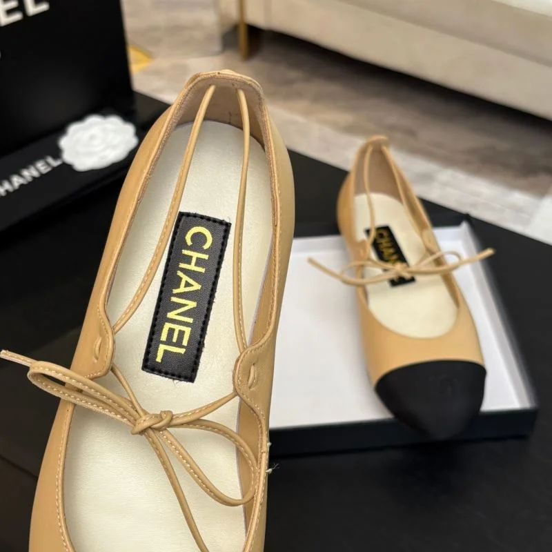 Chanel Low Shoes Lightweight 19262