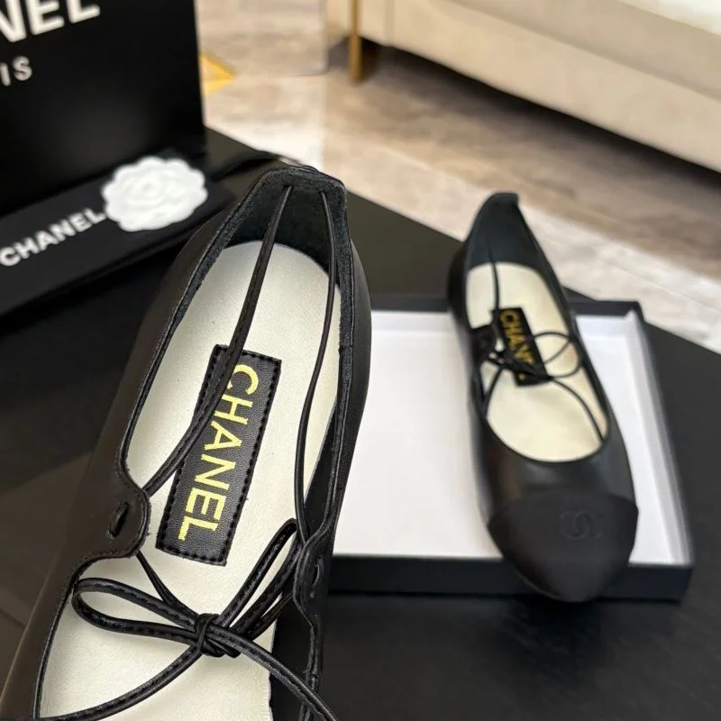 Comfortable Chanel Low Shoes 19265
