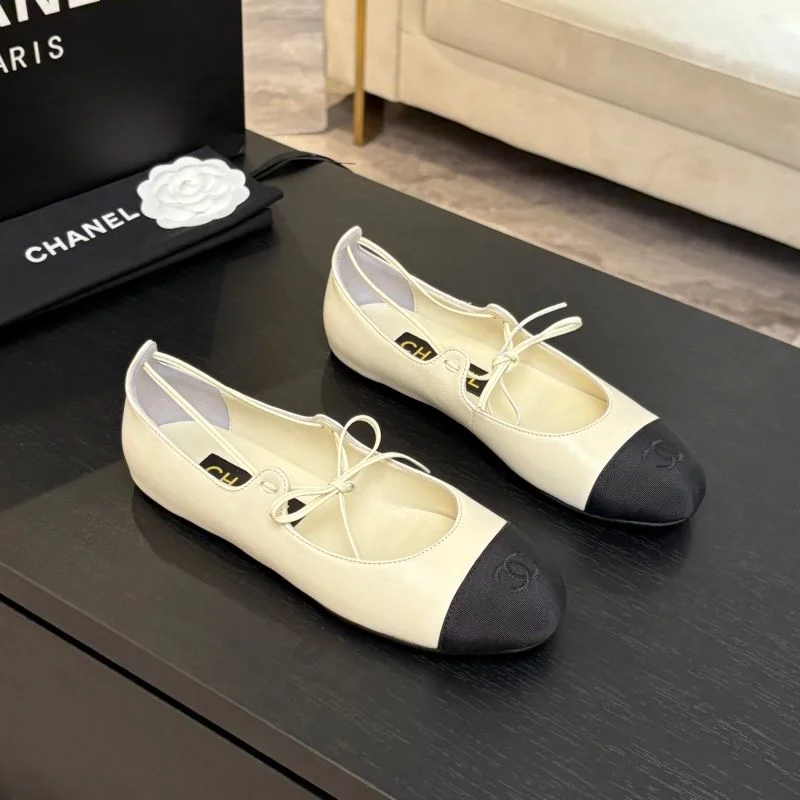 Chanel Low Shoes TimelessDesign 19264