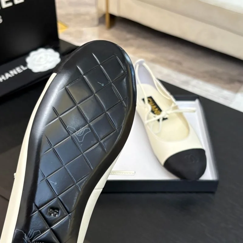 Chanel Low Shoes TimelessDesign 19264
