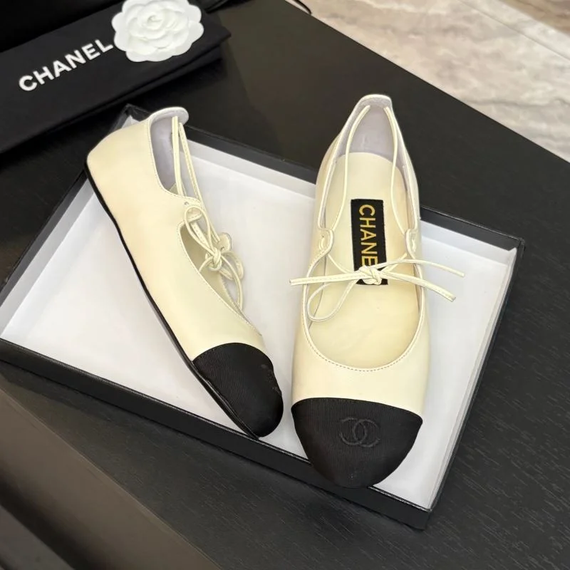 Chanel Low Shoes TimelessDesign 19264