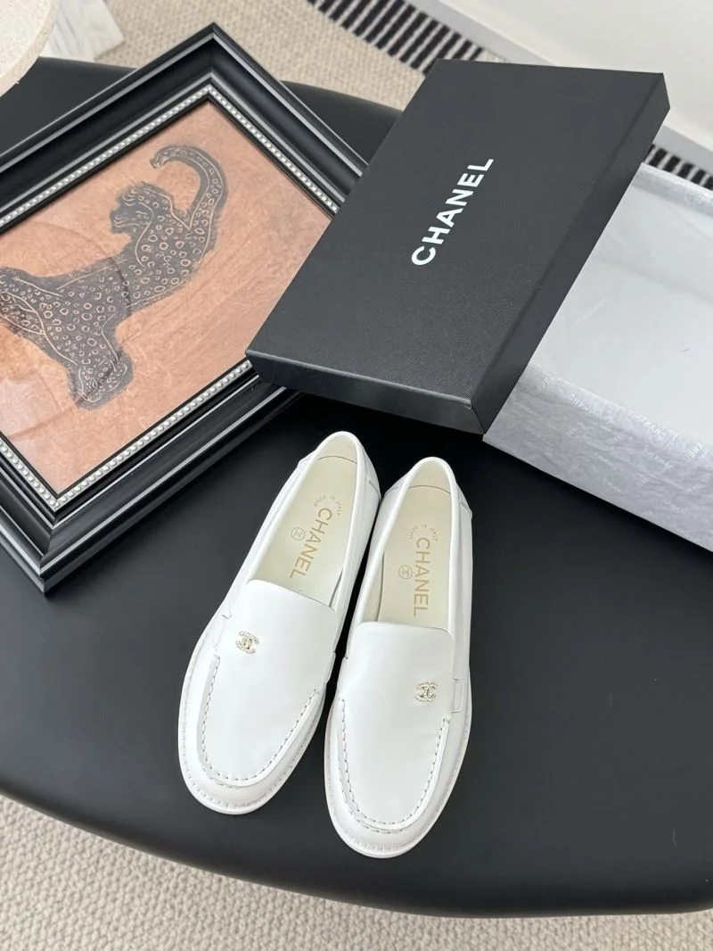 Chanel Low Shoes Sophisticated 19260