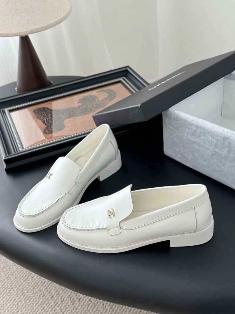 Chanel Low Shoes Sophisticated 19260