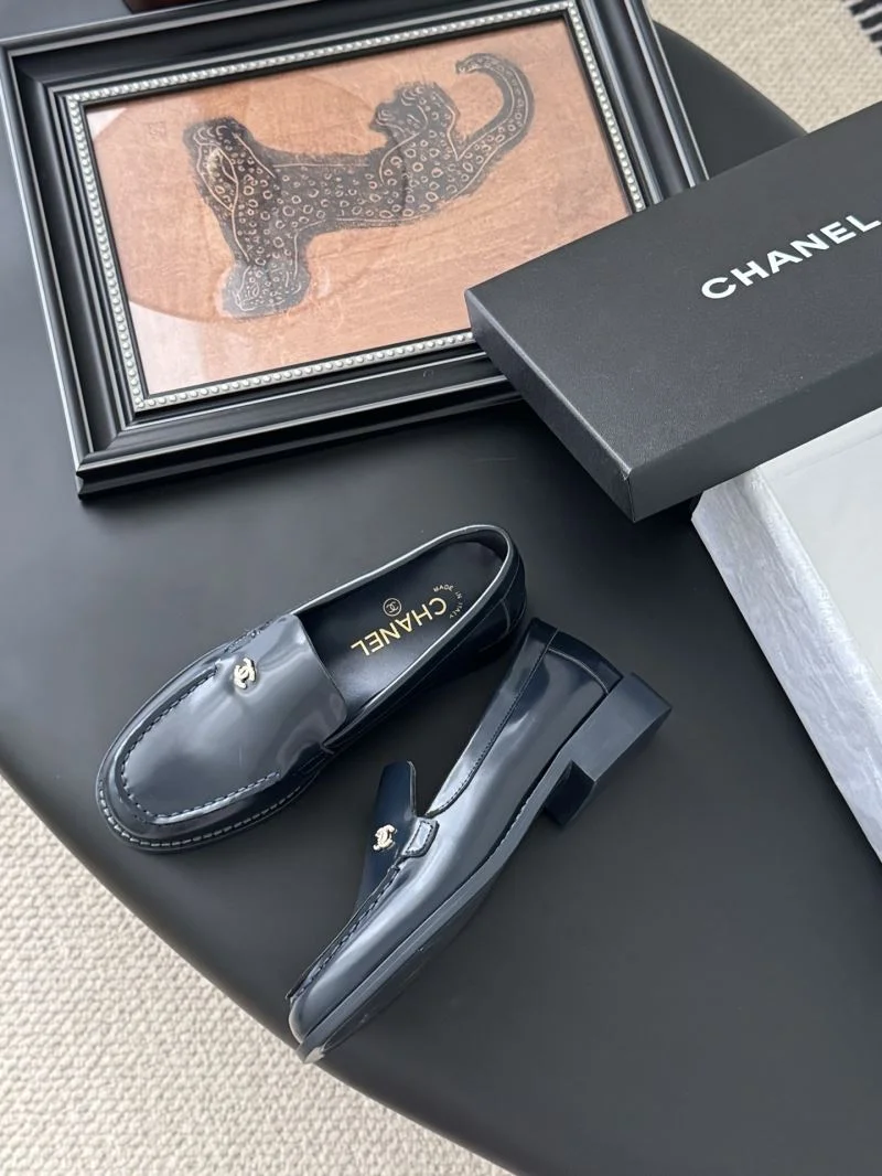Bright Chanel Low Shoes 19263
