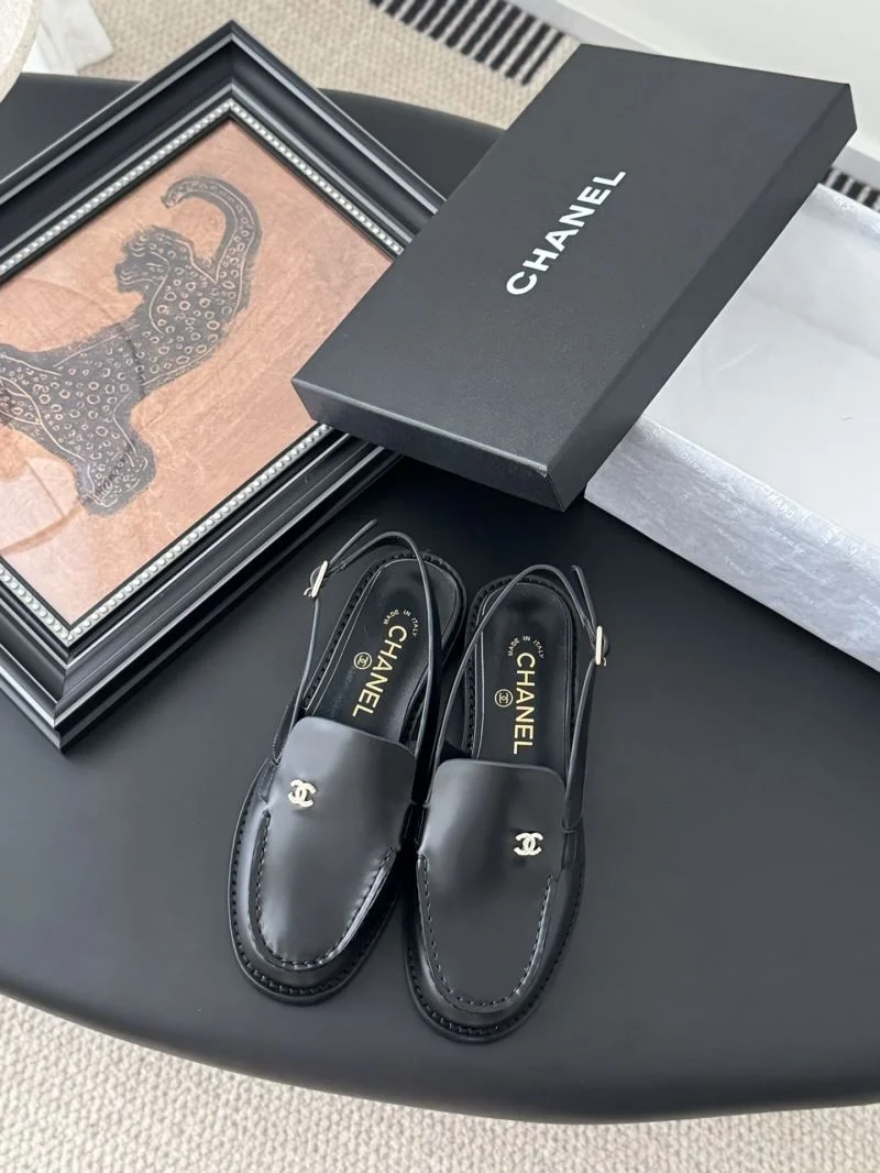 RelaxedFit Chanel Low Shoes 19258