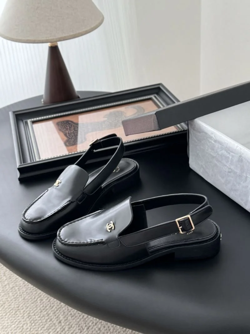 RelaxedFit Chanel Low Shoes 19258