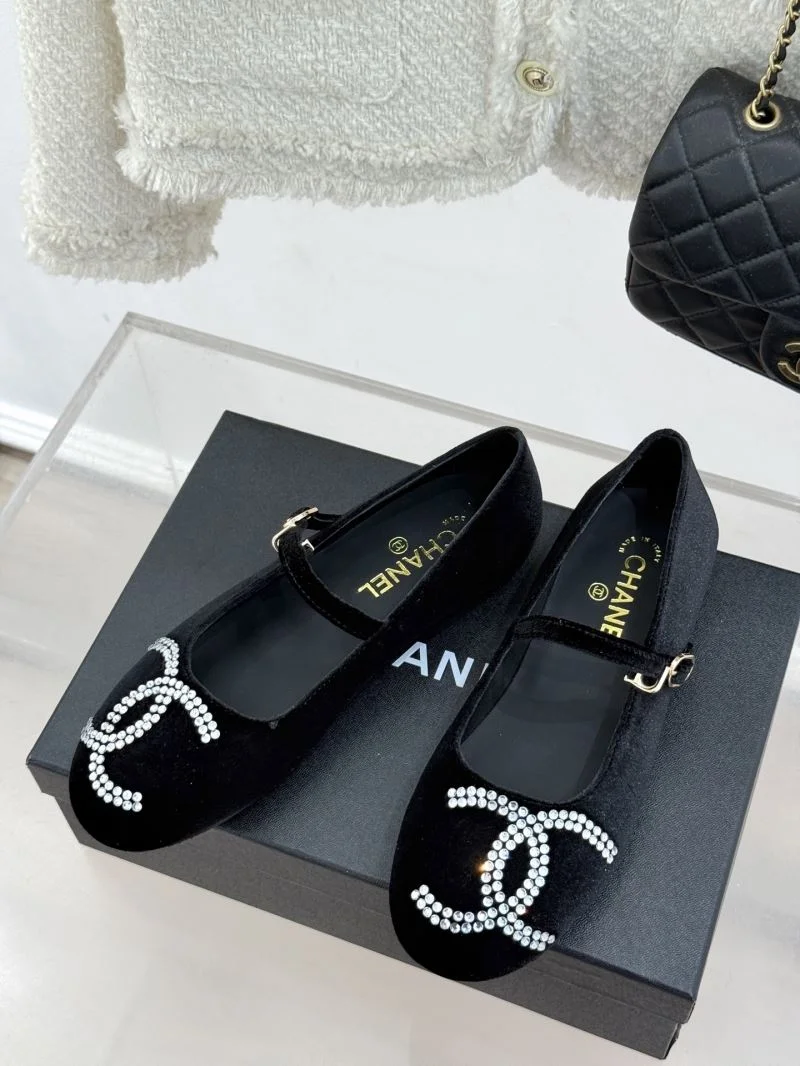 Chanel Low Shoes QuickDry 19239