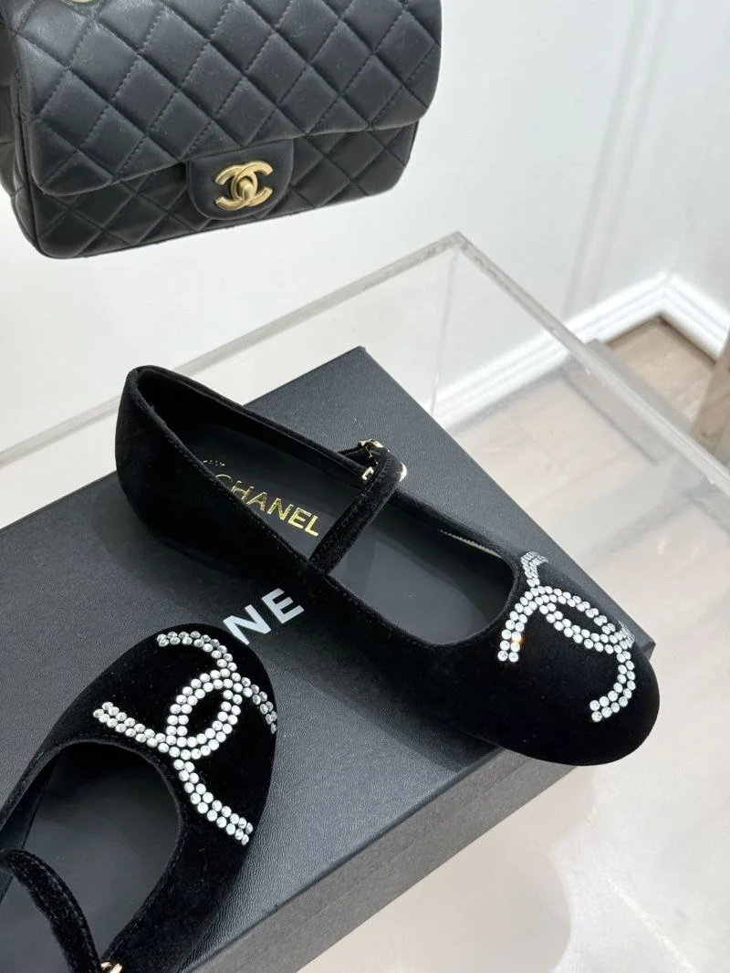 Chanel Low Shoes QuickDry 19239