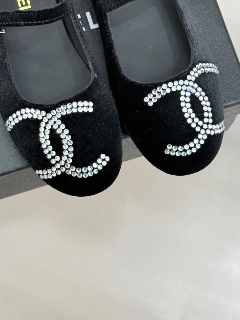 Chanel Low Shoes QuickDry 19239