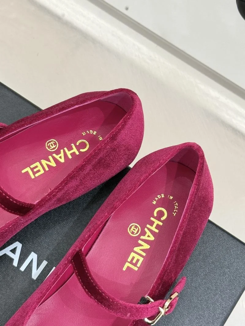 Chanel Low Shoes Sophisticated 19250