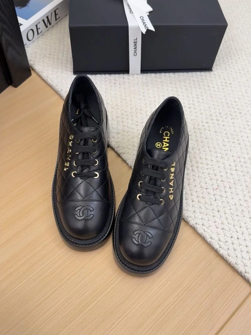 Chanel Low Shoes Lightweight 19252