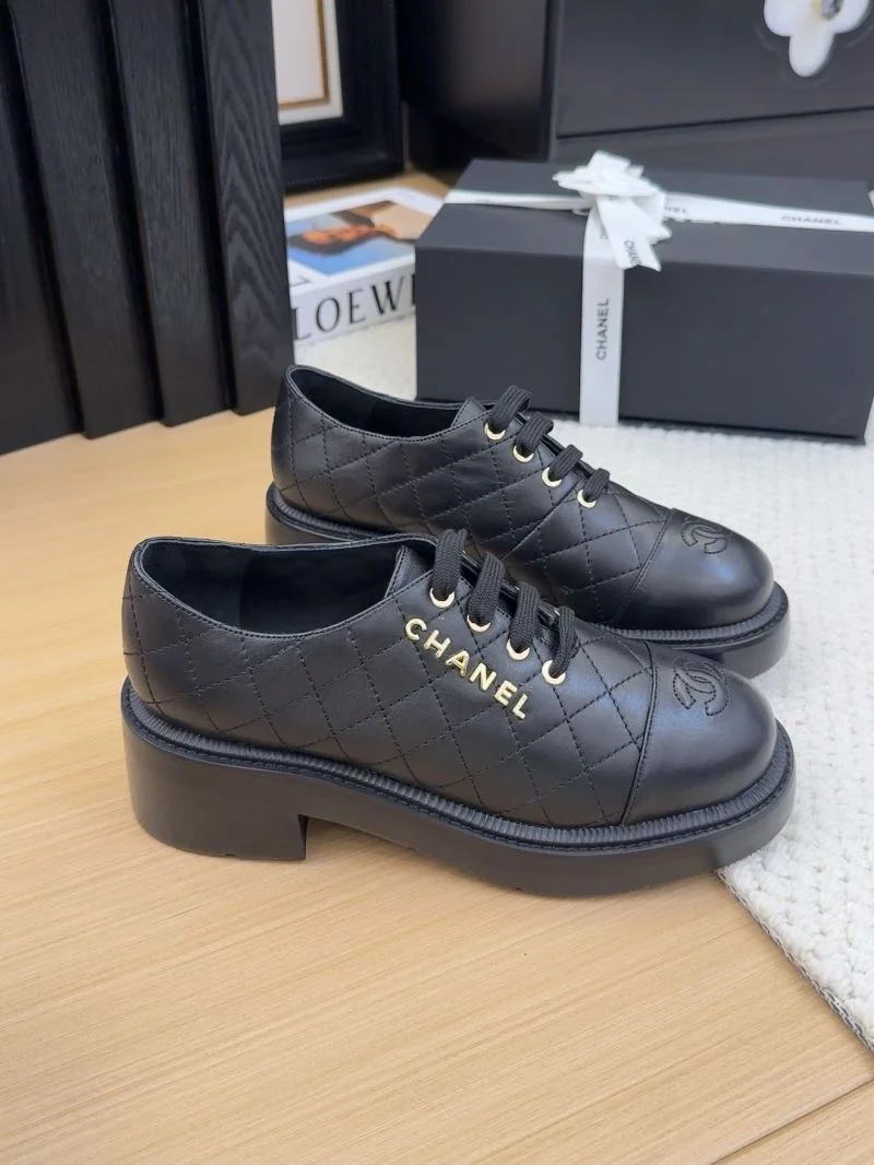 Chanel Low Shoes Lightweight 19252