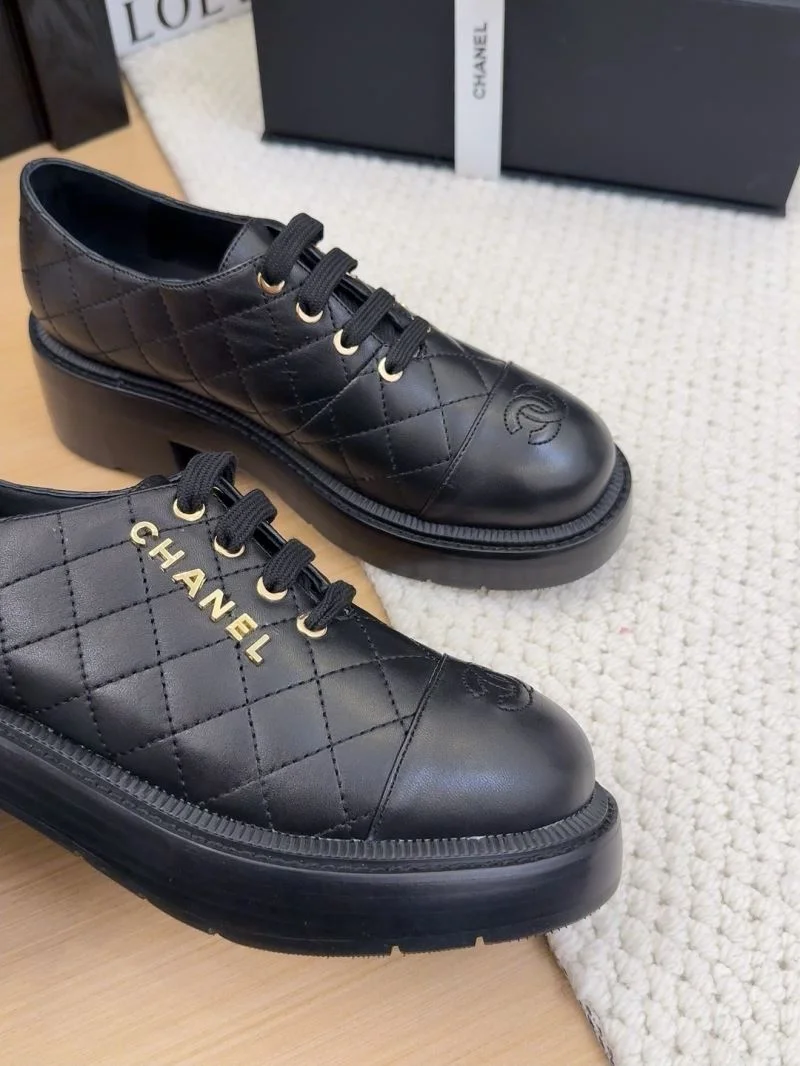 Chanel Low Shoes Lightweight 19252