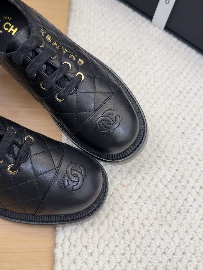 Chanel Low Shoes Lightweight 19252