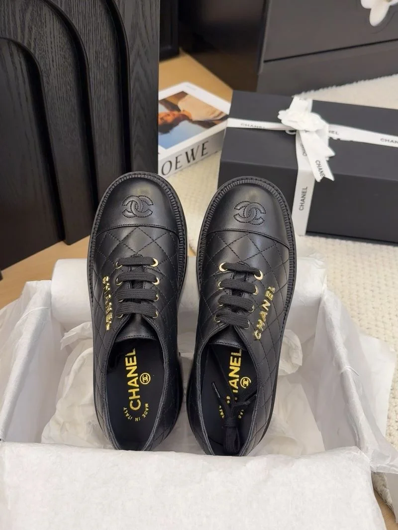 Chanel Low Shoes Lightweight 19252
