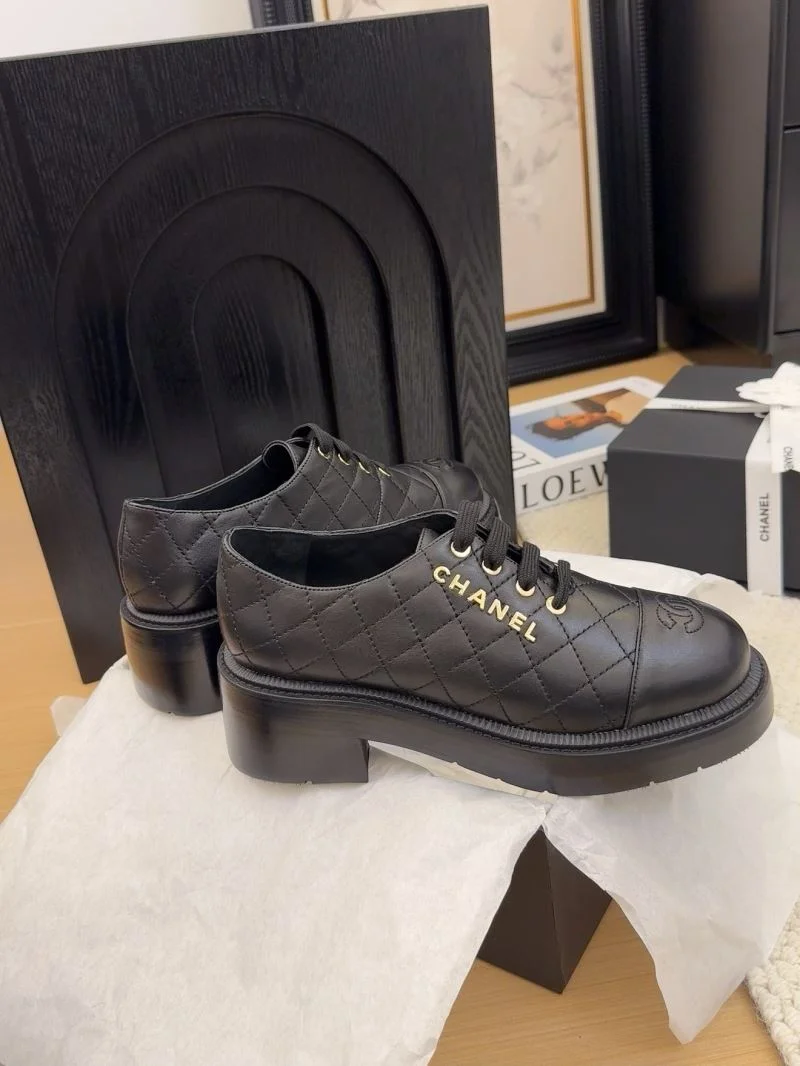 Chanel Low Shoes Lightweight 19252