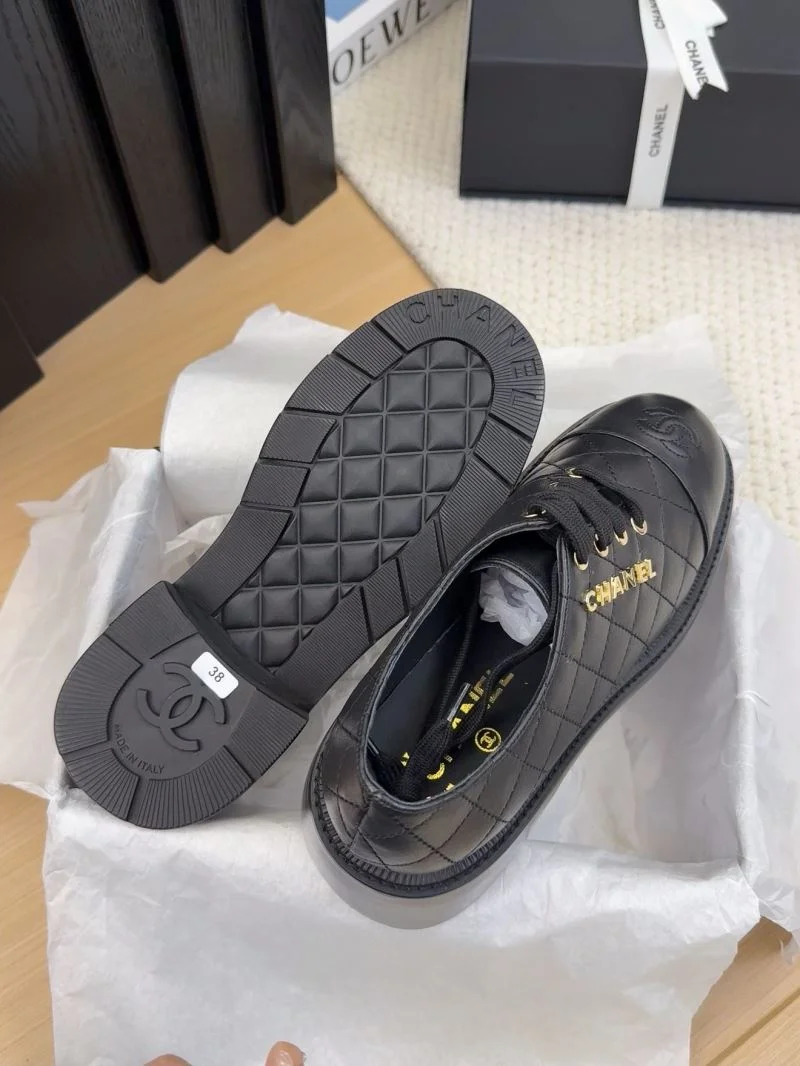 Chanel Low Shoes Lightweight 19252