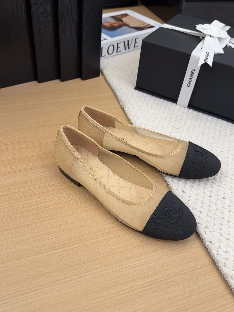 Youthful Chanel Low Shoes 19242