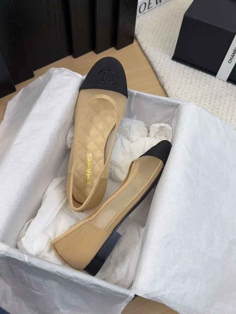 Youthful Chanel Low Shoes 19242