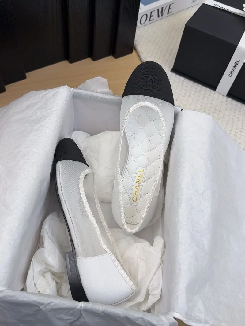 UrbanChic Chanel Low Shoes 19245