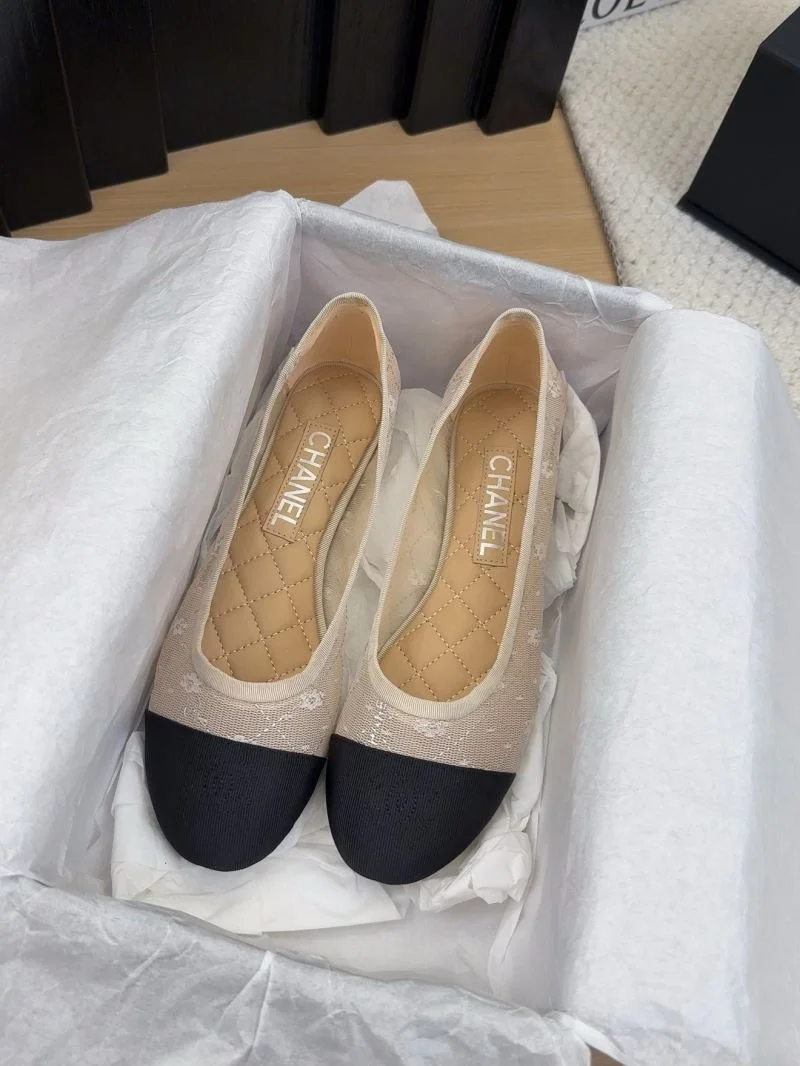 Tailored Chanel Low Shoes 19229